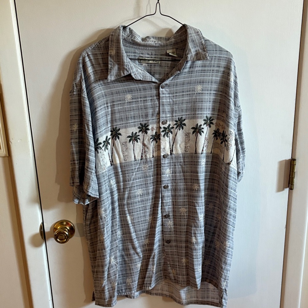 Men's Gray Palm‎ Tree Button-Down Shirt